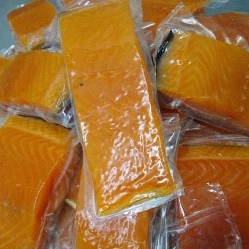 Cold smoked salmon portions