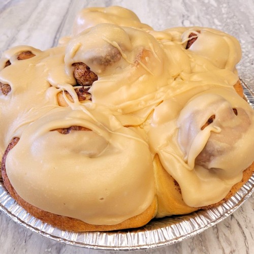 Homemade Cinnamon Buns (Caramel Iced, tray of 6 )