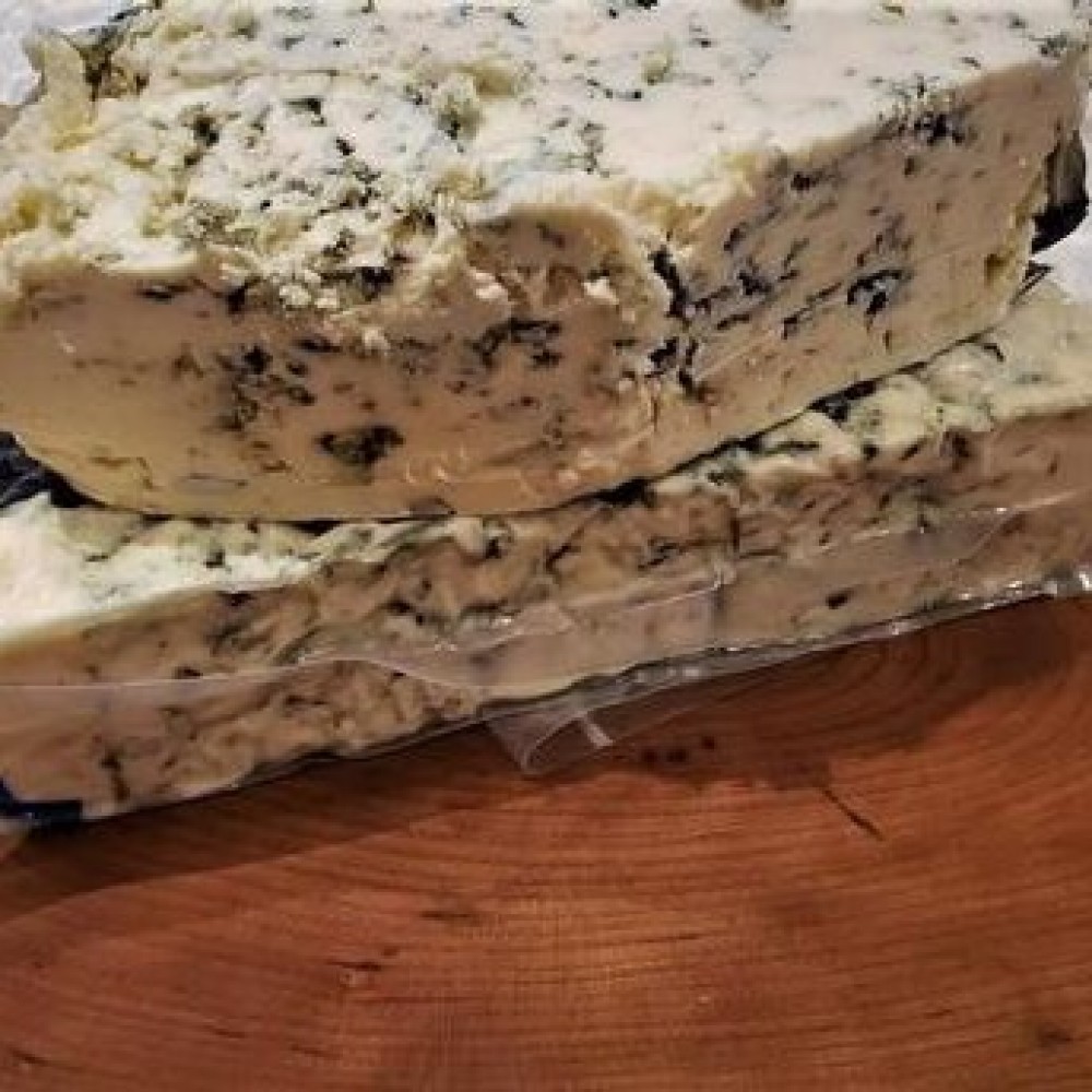 Fresh Cut Canadian Blue Cheese - per lb